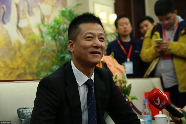 霍汶希:我们一直都是香港跟内地的一个桥梁,希望将来会跟更多的香港跟内地的导演,幕后的主创人员去合作,把两边的技术跟人才连在一起,做更多不同的电影。