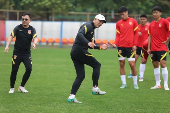 讲述同一世界观全新故事2025-10-21 马律师回归!